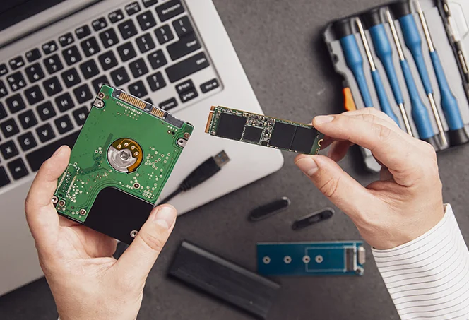 الفرق بين قرص SSD وقرص HDD